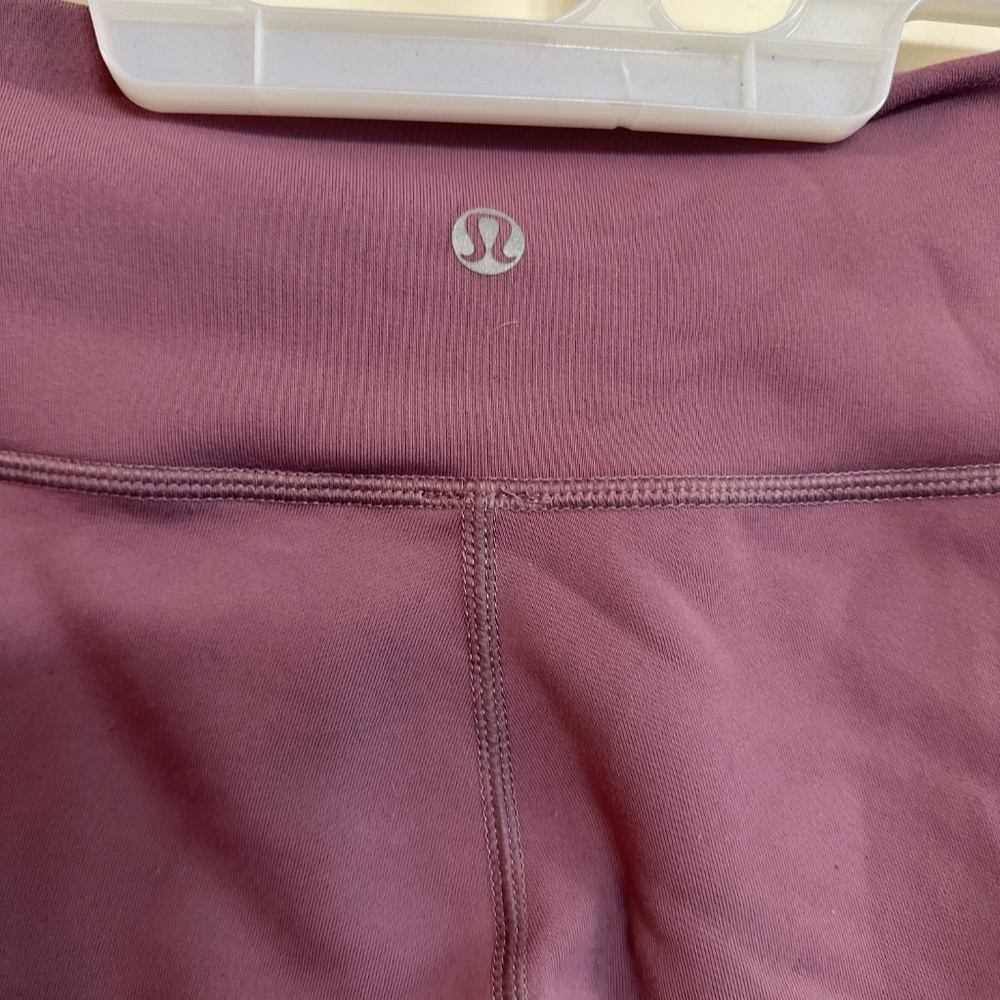 Lululemon - Picture 2 of 6